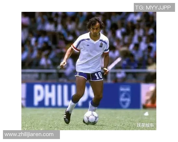 历史上被誉为足球第一球星的人物是谁及其传奇足坛历程